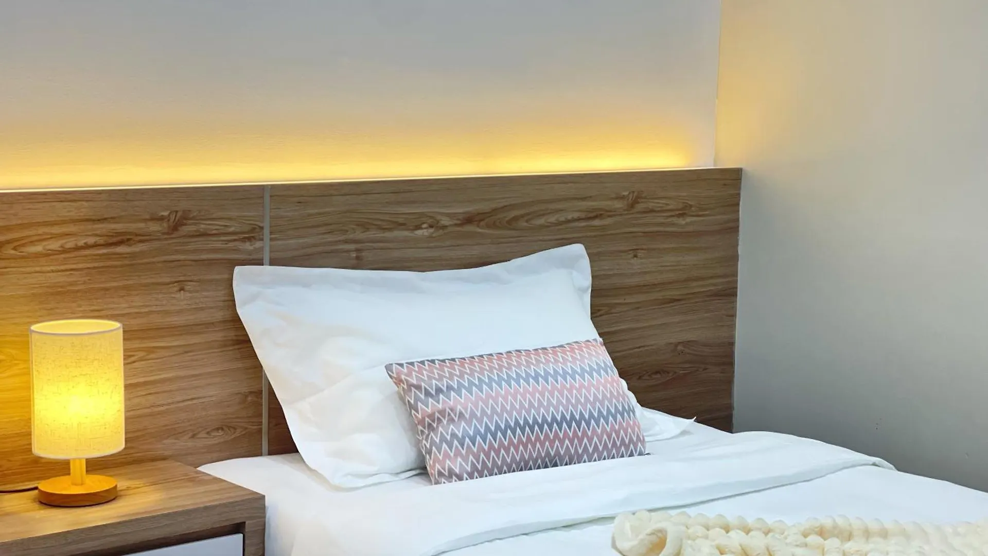 Ezyhouz - Imago The Loft Apartment Kota Kinabalu